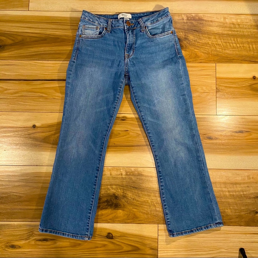 Forever 21 Medium Wash Capris